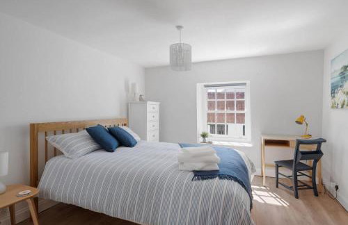 Serene Cottage Nr the Waterfront Topsham - Photo 4