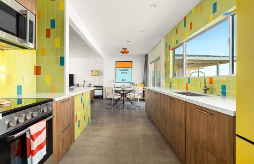 Mid Century Vibes - 2 Min to JTNP - Retro Dive Bar - View - Foto 9