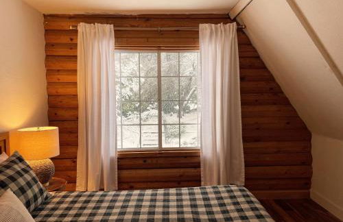 Log Cabin w/ pool, spa, game room, sleeps 20 - Foto 51