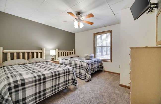 Woodland Oasis by Avantstay Hot Tub, Firepit, Walk to Lake - Photo 33