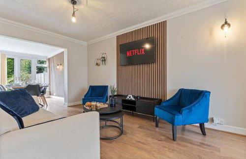 4 to 6 Beds Van Parking South Birmingham NR Edgbaston Solihull Relocations Insurance and Work Bookings Welcome - By Samina - ARZ Stays - Foto 2