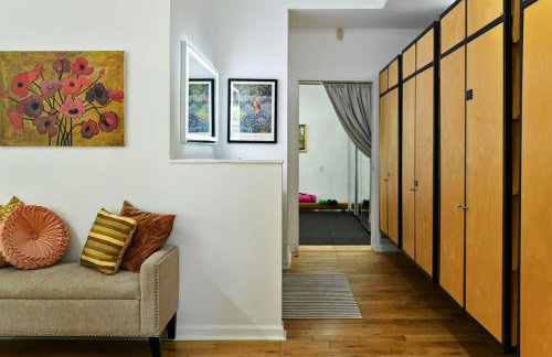 The Architect's Modern Castle - Photo 36