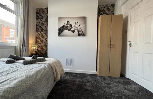 Modernised central Wigan townhouse sleeps up to 6 - Foto 11