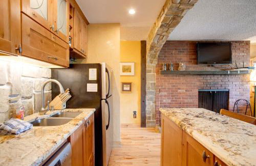 Pool and 3 Hot Tubs Winter Park Condo on Bus Line - Foto 10