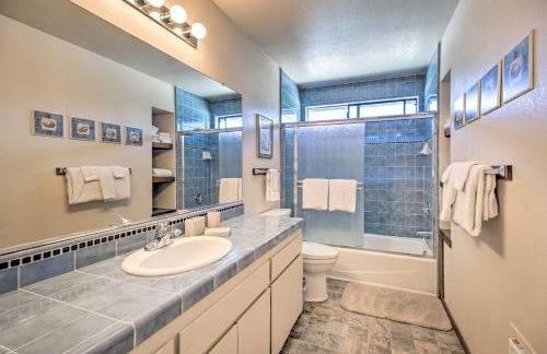 Spectacular Ocean View Retreat w/ Private Beach - Foto 47