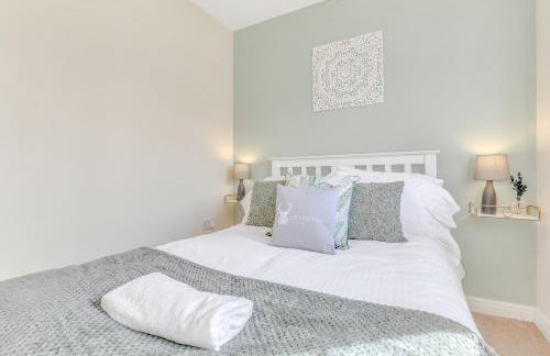 Charming 3-Bed Home with Garden & Parking - Foto 4