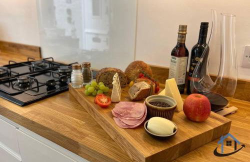 Petham Cottage Stanwick 2 bed sleeps 6 - Photo 3