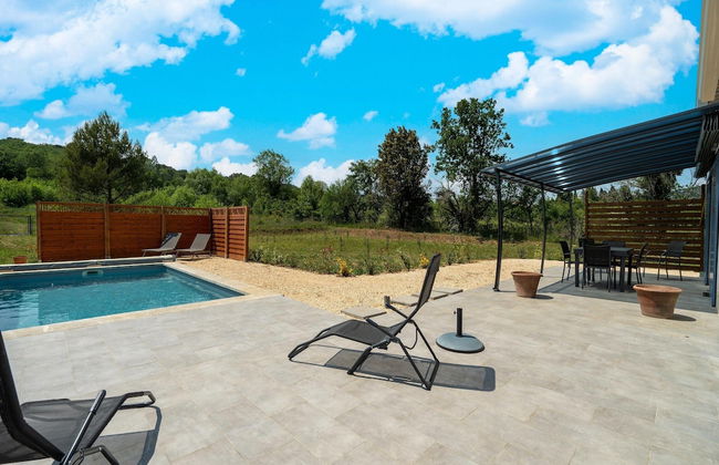 Cosy Holiday Home With Pool - Photo 20