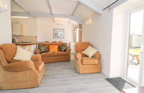 The Cottage - Photo 2