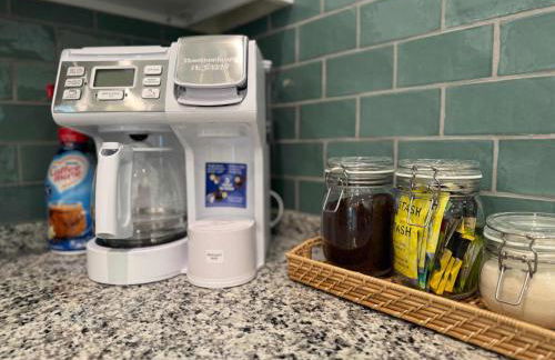 The Orange Blossom Suite Near UF Shands D-town - Photo 13