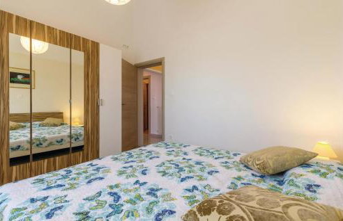 3 Bedroom Beautiful Home In Frkeci - Photo 16