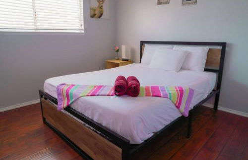 Enchanting Garden with Luxe Jacuzzi Spacious Yard - Foto 32