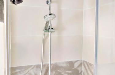 ROSE - Appartement entier tout confort et moderne Hyper centre d'ERNÉE - Foto 6