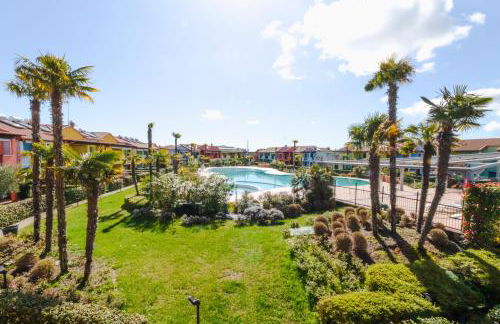 Exclusive Pool Access, 2 floors, Balcony View, Parking - Foto 19