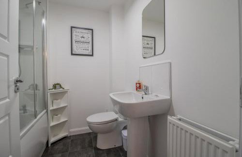 Lendrick House-Spacious 3 Bed House in Falkirk - Foto 2
