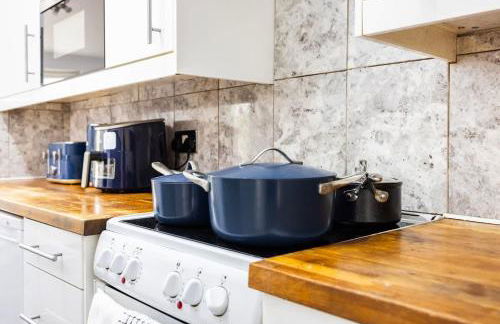 4 Bed , Monthly & Weekly Offers , Ideal For Contractors , Relocation & Leisure Stays - Photo 23