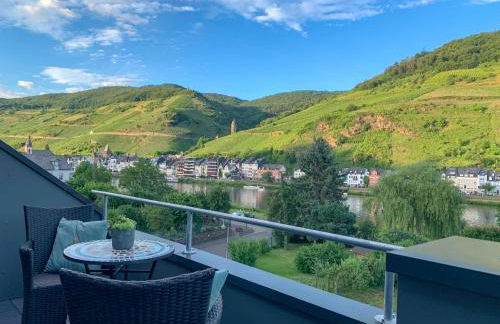 Happy Place Ferienwohnung mit Moselpanoramablick, Dachterrasse und Sauna - Foto 1