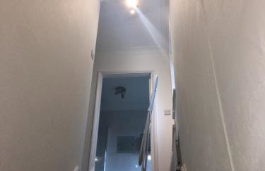 A Home from Home -2 Bed Flat & Free Driveway Parking - Foto 31