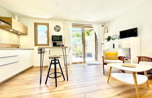 300 m Plage et Centre Ville - Parking Privatif et Gratuit sur Place - Terrasse Bois - Foto 21