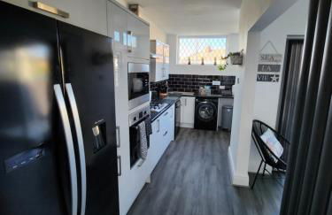 Delightful newly renovated 3-bed house with garden beach hut - Foto 17