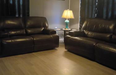 Rustic Cozy Cabin Getaway Close to Town - Foto 1