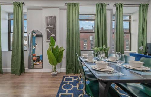 Apt+ 2 Queens+Bunkbed+Free Parking 55"TV - Photo 33