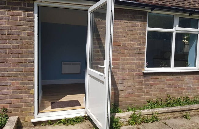 Cozy Studio in Luton - Photo 17