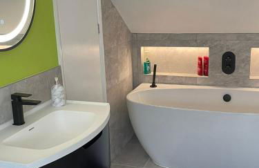 Seascape - Stylish Modern apartment - Photo 2