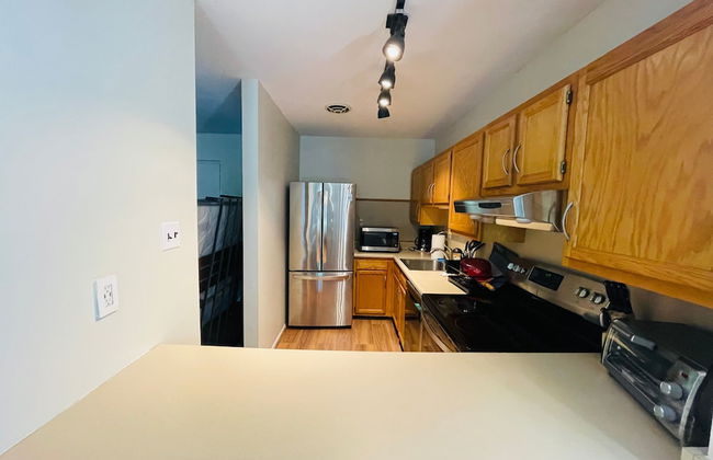 Charming 2BR 2B in Elkins Park Parking Pool - Foto 6