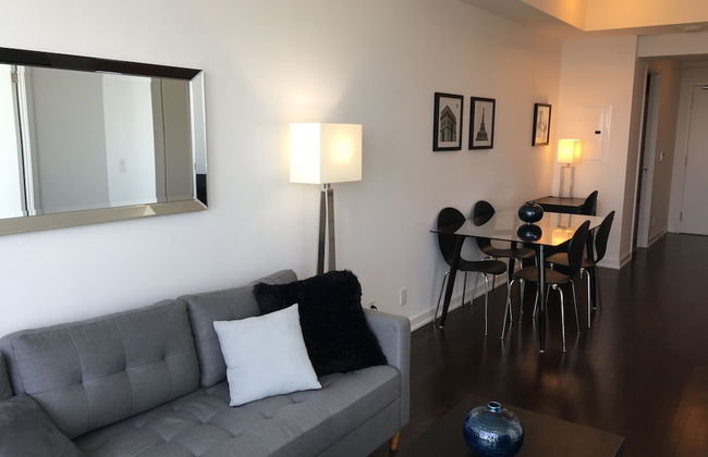 TO Stays - York and Lakeshore - Foto 7