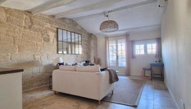 La Grande Bourgade-Authentique Maison en Pierre avec Terrasse Climatisation au Cœur d'Uzès - Foto 5