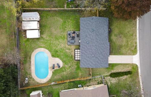 Upscale 3BR 2B Cozy Home with Pool & Grill - Foto 41