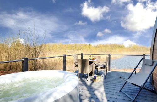Stonelake Lodges - Willow Walk luxury lakeside lodge with hot tub - Foto 2