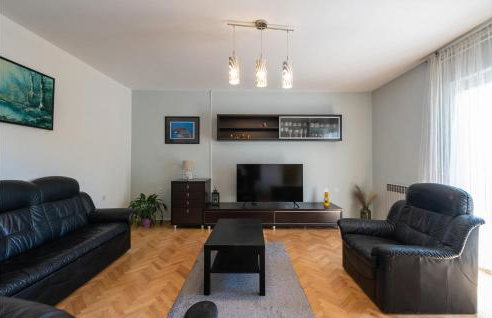 6 Bedroom Beautiful Home In Nedescina - Foto 20