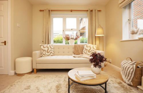 Orchard Place By N And N Stays, Perfect for corporate, contractor teams and families visiting the area, 3 Bed House with Private Parking, Semington Near Bath - Foto 1