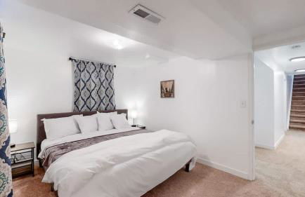 Spacious Arvada Family Home with King Beds and Office - Foto 26