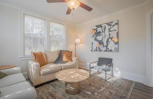 Classic City Apartment w Firepit - Photo 6