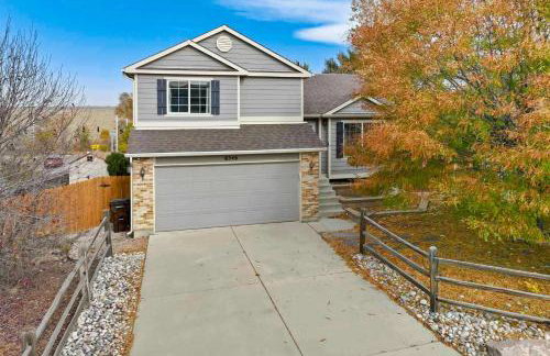 4BR w Fireplace Backyard BBQ near Peterson AFB - Foto 38