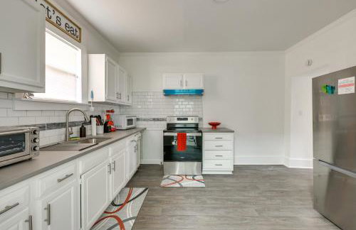 17 Mi to Birmingham Renovated Home with Deck - Foto 7