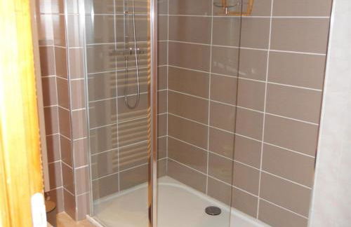 Maison avec salle de jeux et parking privé à Orbey - FR-1-744-25 - Foto 7