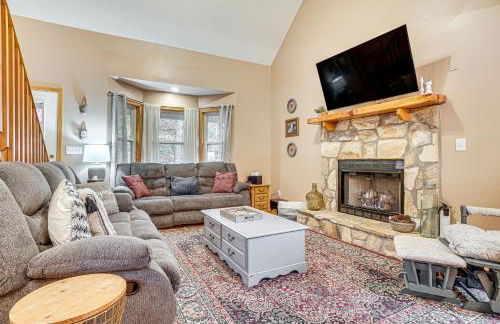 Spacious Home in Helen with Porch and Balcony! - Foto 1