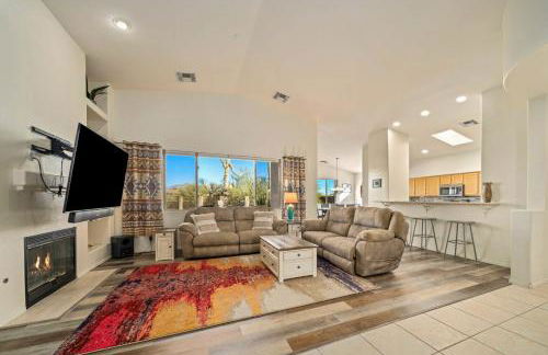 Remodeled modern beauty backs to open desert with mountain views & home theatre - Foto 1