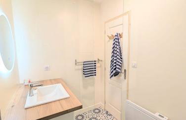 Aux portes de la plage, entièrement rénovés, wifi, Parking gratuit, linge de maison fournit, ménage en fin de séjour compris - Photo 45