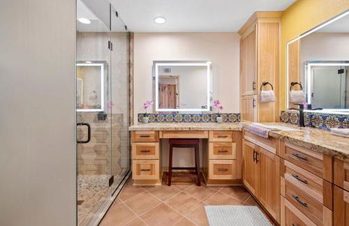 Spectacular condo with private golf privileges includes golf cart on Monterey Country Club !! - Foto 20