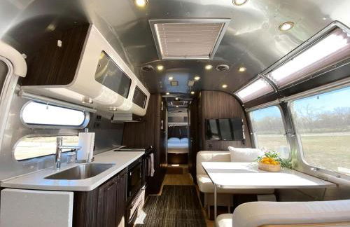 Outstanding Airstream Close to Stunning Hiking Trails in Bristol, Texas - Foto 3