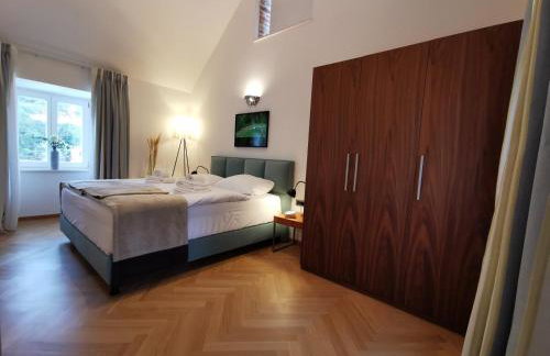 EST Villa DIOCLETIAN on Solta - luxurious villa, beachfront, private pool, outdoor BBQ, large terrace and garden, free parking - Wonderful privacy - Foto 17