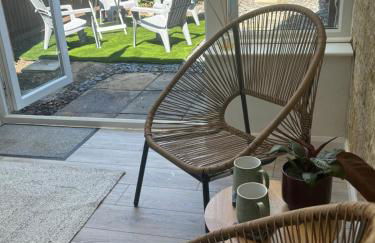 Redwing Retreat Bicester Village - Stylish Retreat Steps from the Shops - 2 Bed House with Garden and Parking - Foto 8