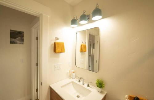 Reno's Biggest Little House - Cozy Home Theatre - Foto 62