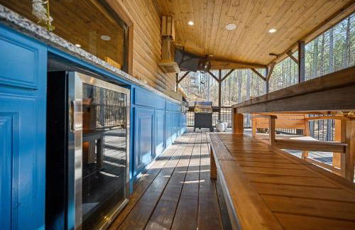 The Nomi Lodge - Sleeps 28 - Gorgeous Rustic Cabin, Centrally Located, Tons of Amenities - Photo 63