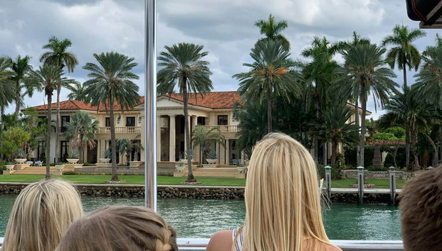 Balade en bateau à travers les Villas des Stars - Photo 4